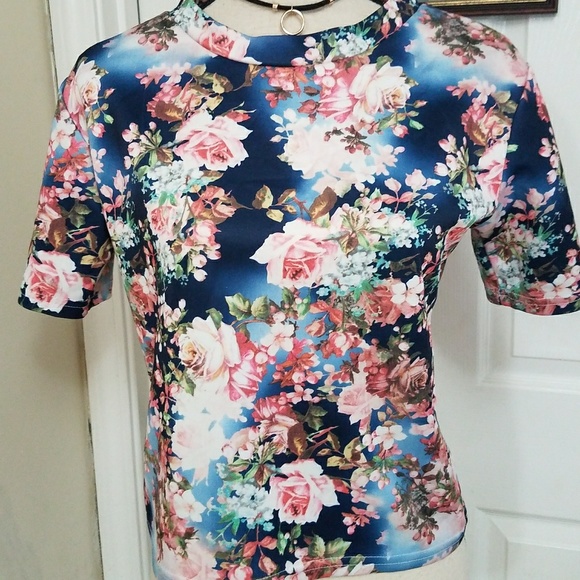 Nini Floral Printed Blouse - Picture 2 of 3
